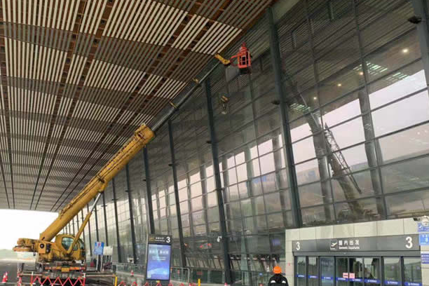 后湖管理区玻璃幕墙维护和保养